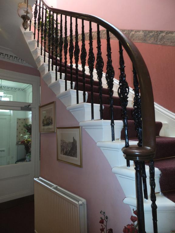 Menzies Guest House Edinburgh Exterior photo